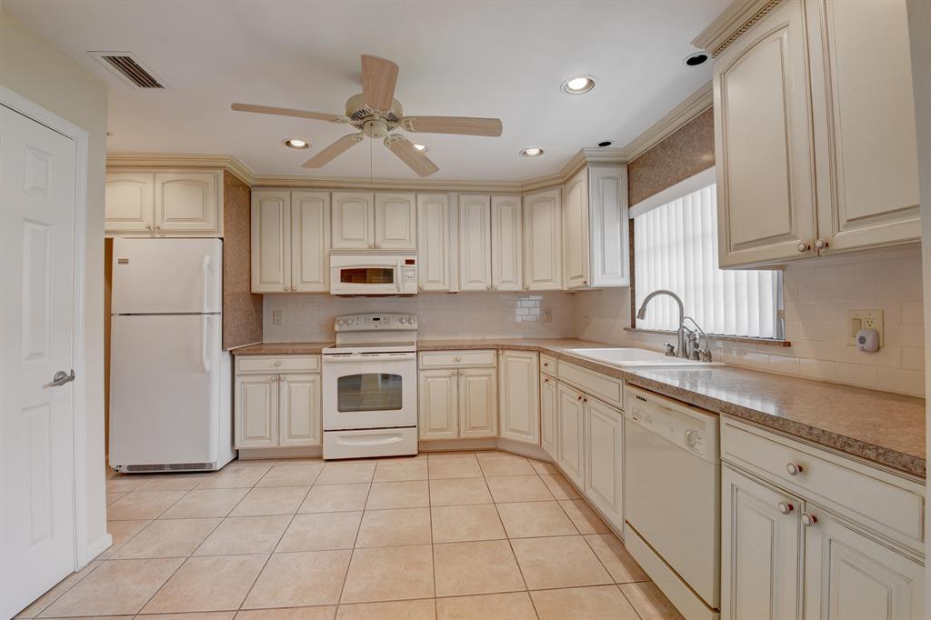 GREENTREE VILLAS CONDO - Residential