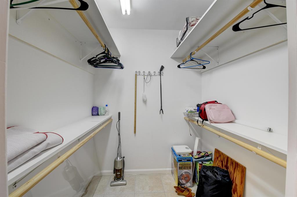 GREENTREE VILLAS CONDO - Residential