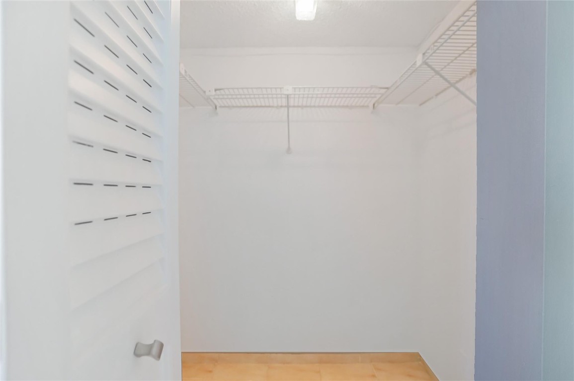 MEADOWBROOK LAKES - Residential