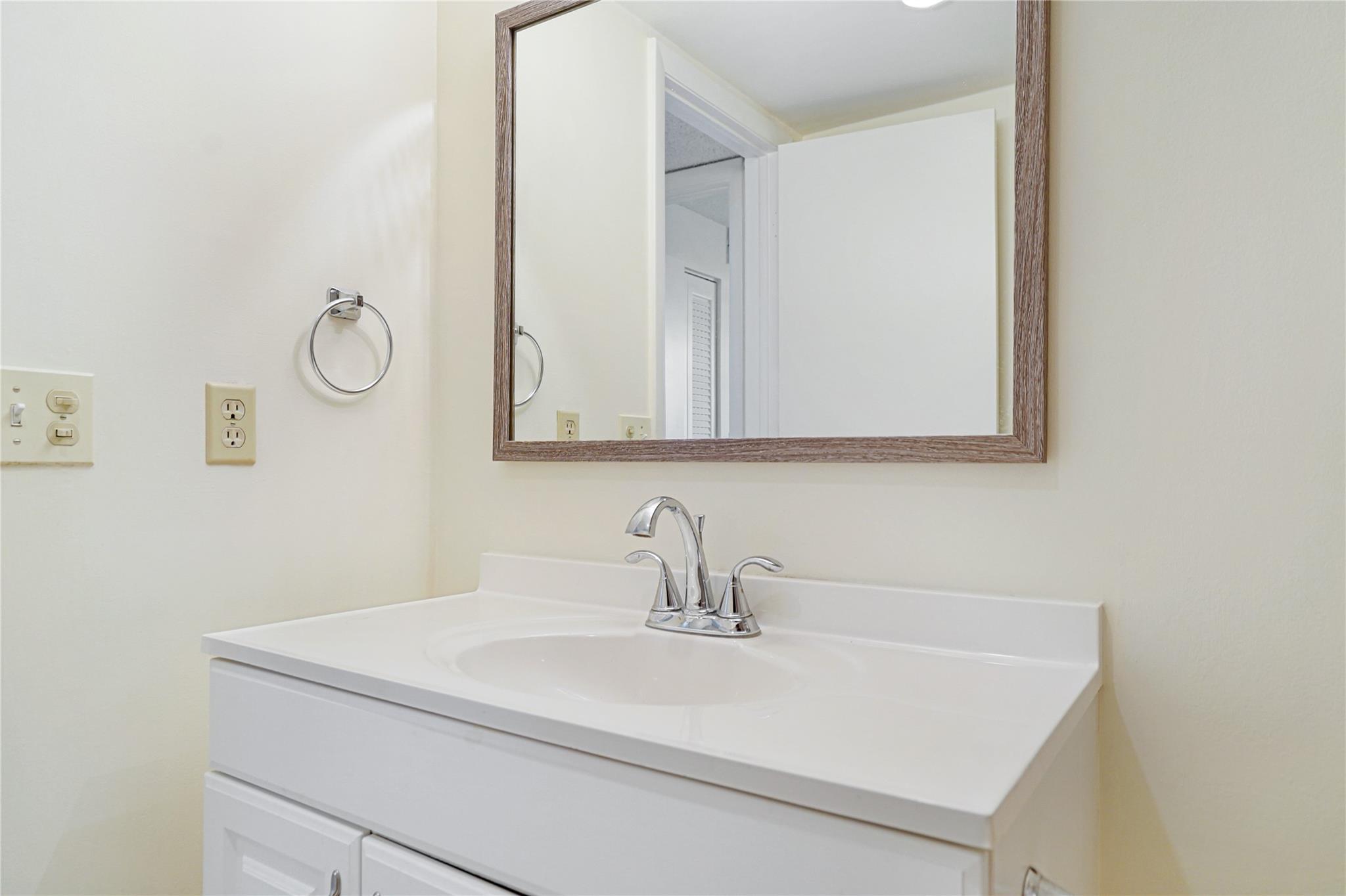 MEADOWBROOK LAKES - Residential