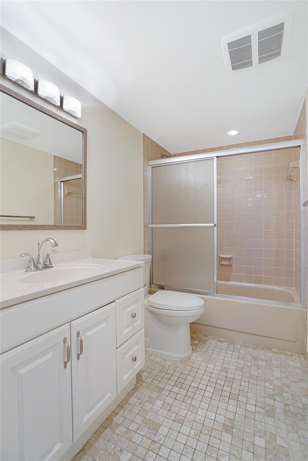 MEADOWBROOK LAKES - Residential