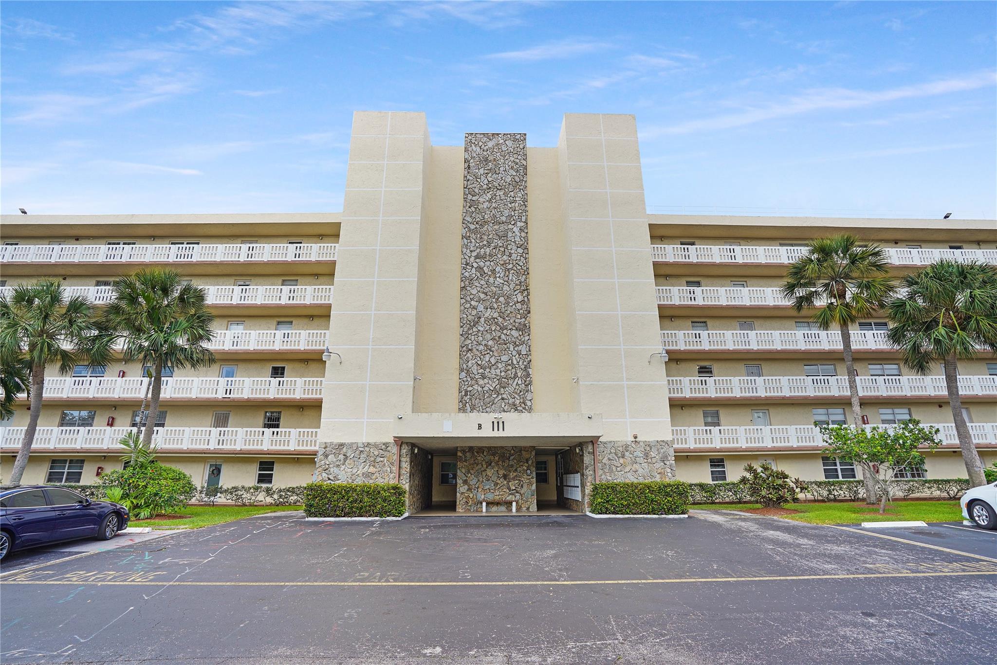 MEADOWBROOK LAKES - Residential