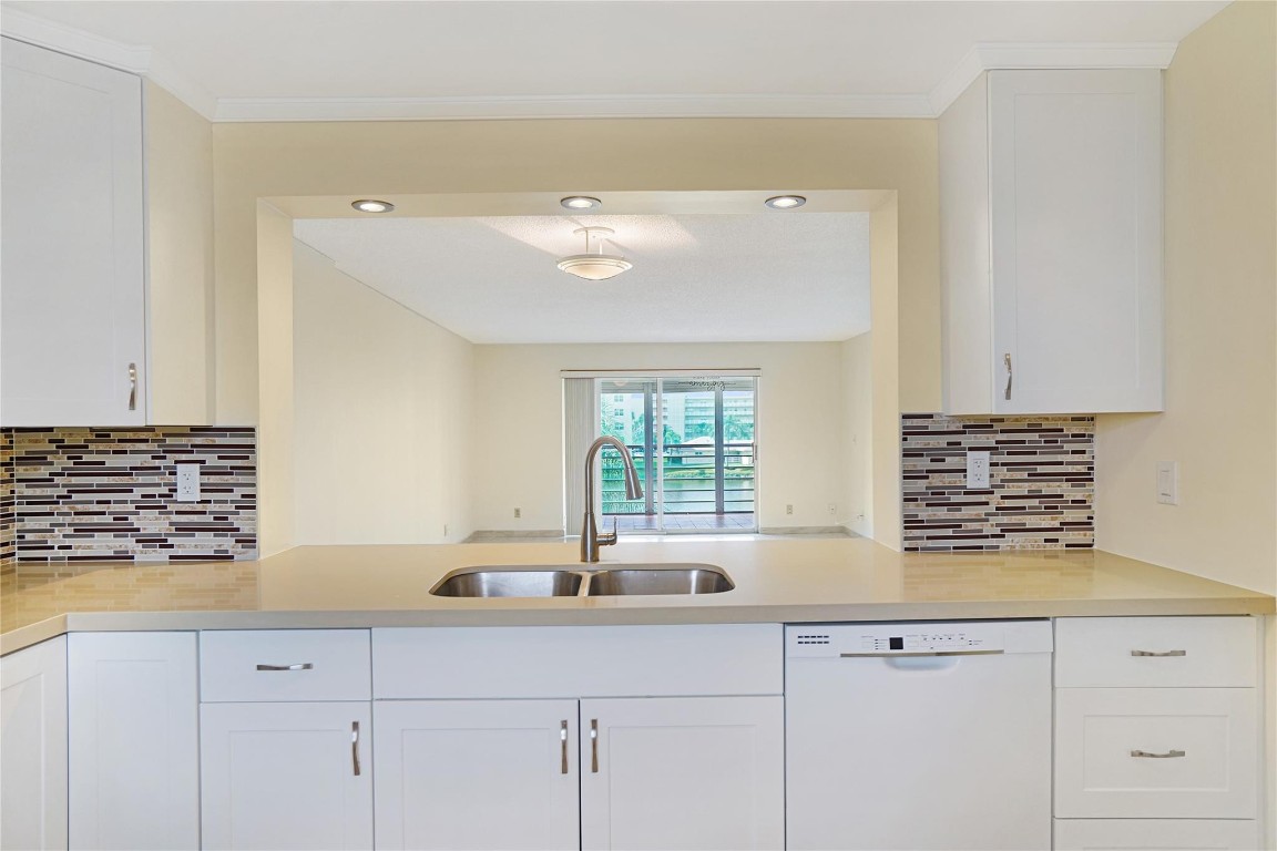 MEADOWBROOK LAKES - Residential