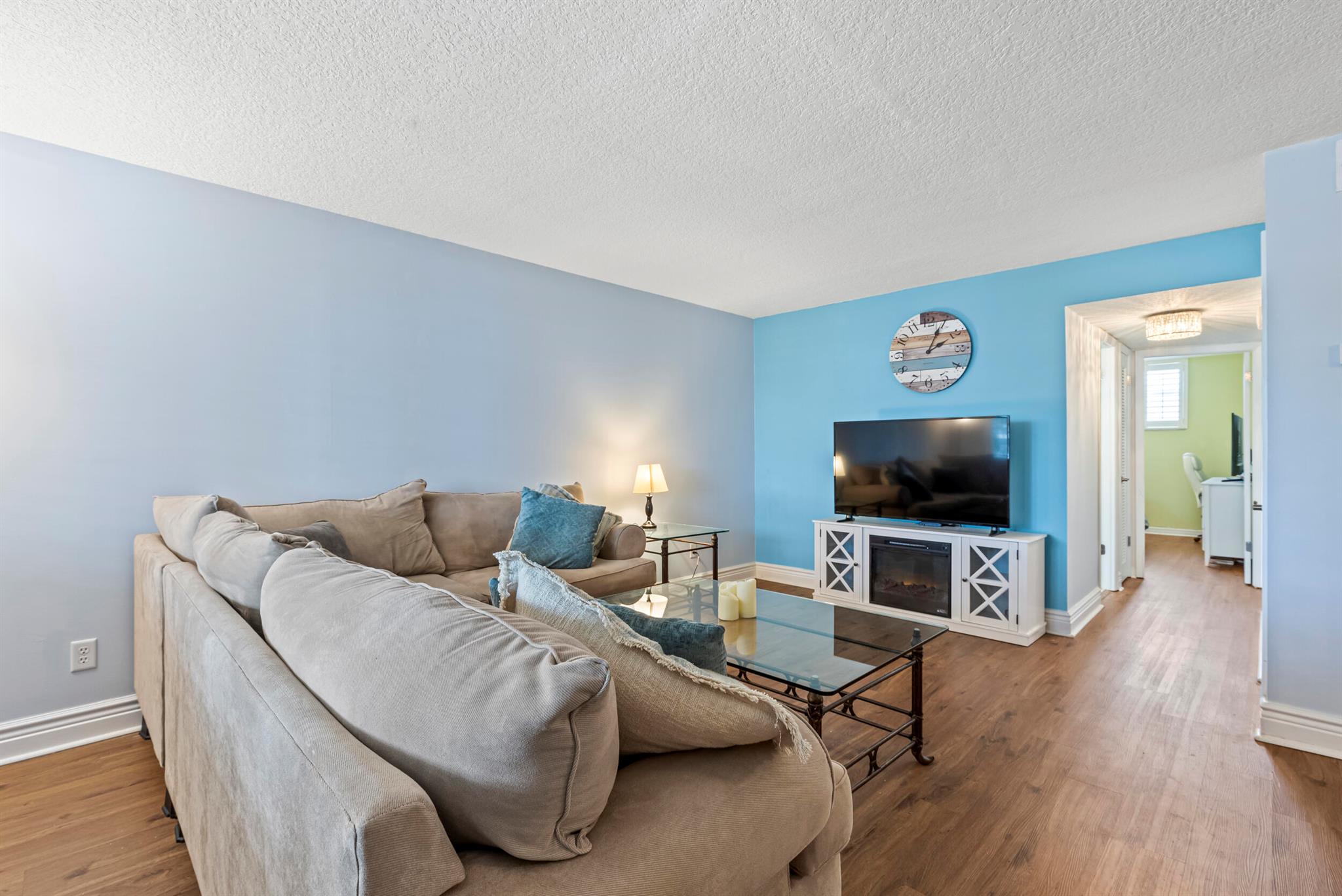 109 Paradise Harbour Boulevard 202