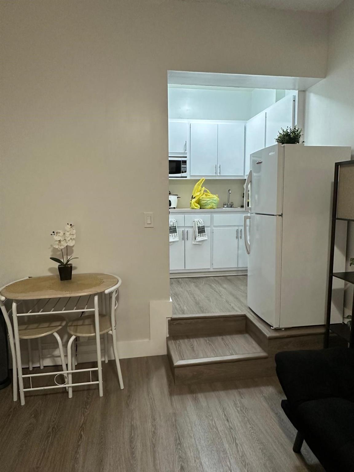 PALM SPRINGS SUB SEC 3 - Residential Lease