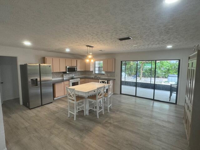 MARAVILLA GARDENS SUBDIVISION UNIT 1 - Residential