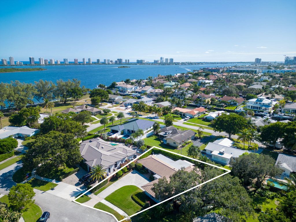 Photo of 643 Lakeside Court, North Palm Beach, FL 33408 (MLS # R10938101)