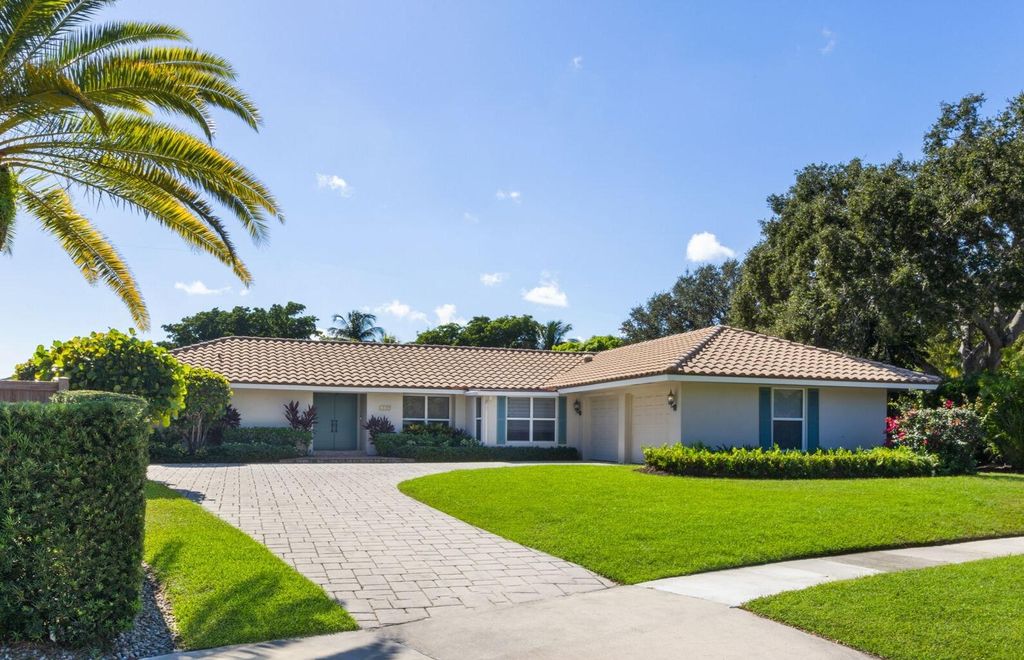 Photo of 643 Lakeside Court, North Palm Beach, FL 33408 (MLS # R10938101)