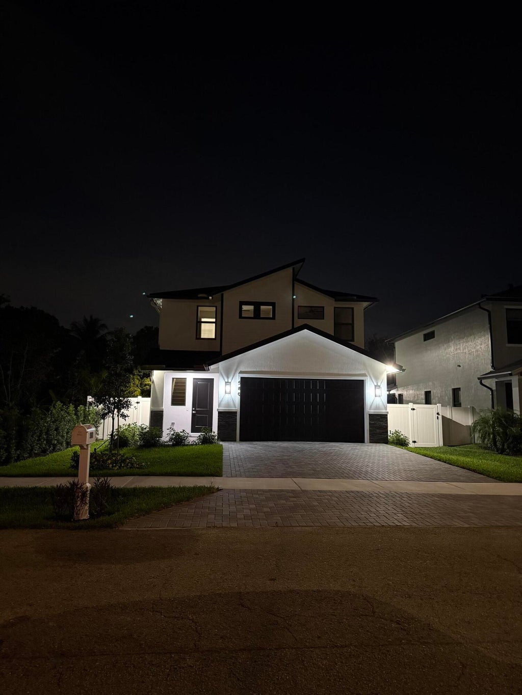 Photo of 580 Lucky Lane, Delray Beach, FL 33444 (MLS # R11108966)
