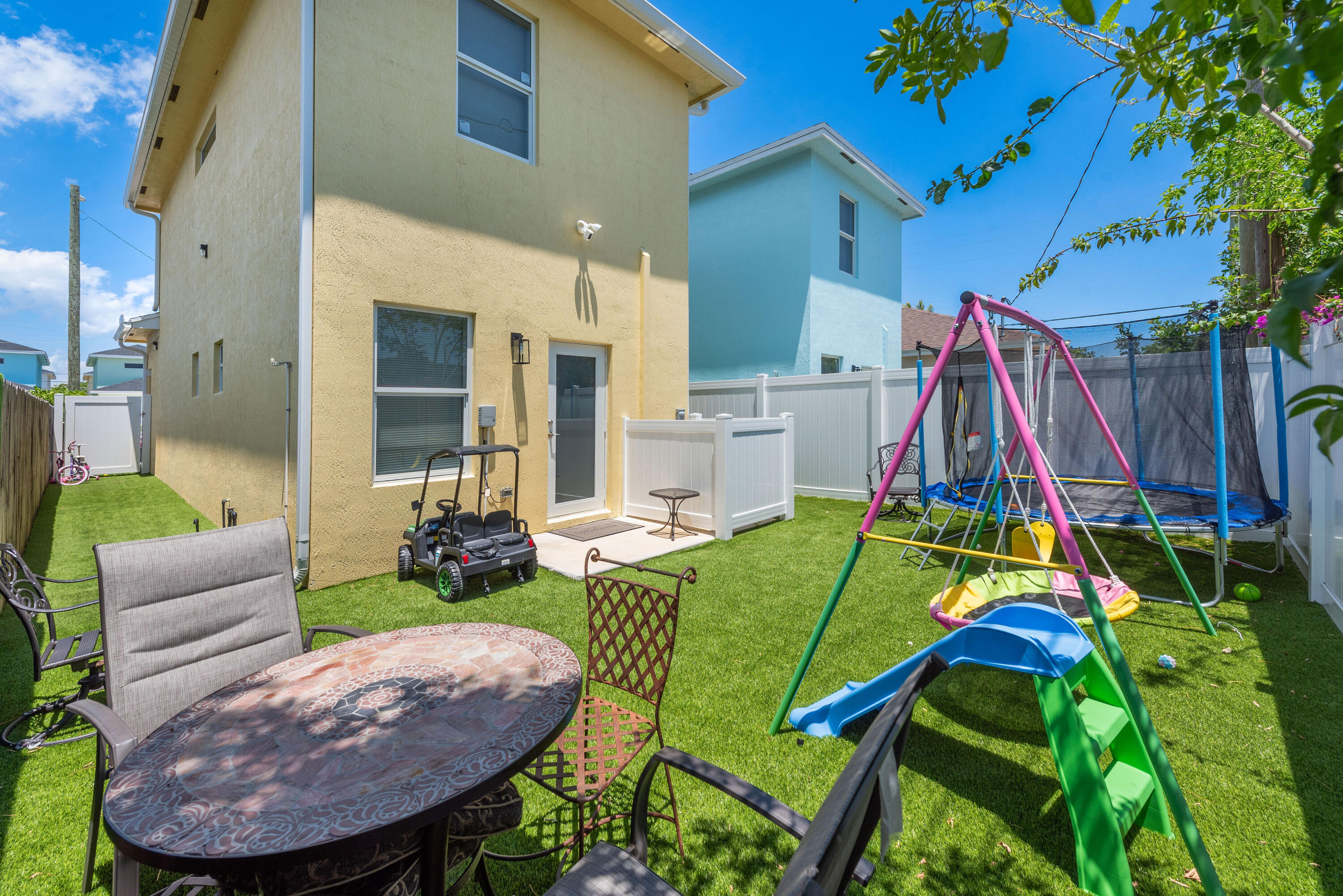 CHERRY HILLS - Residential