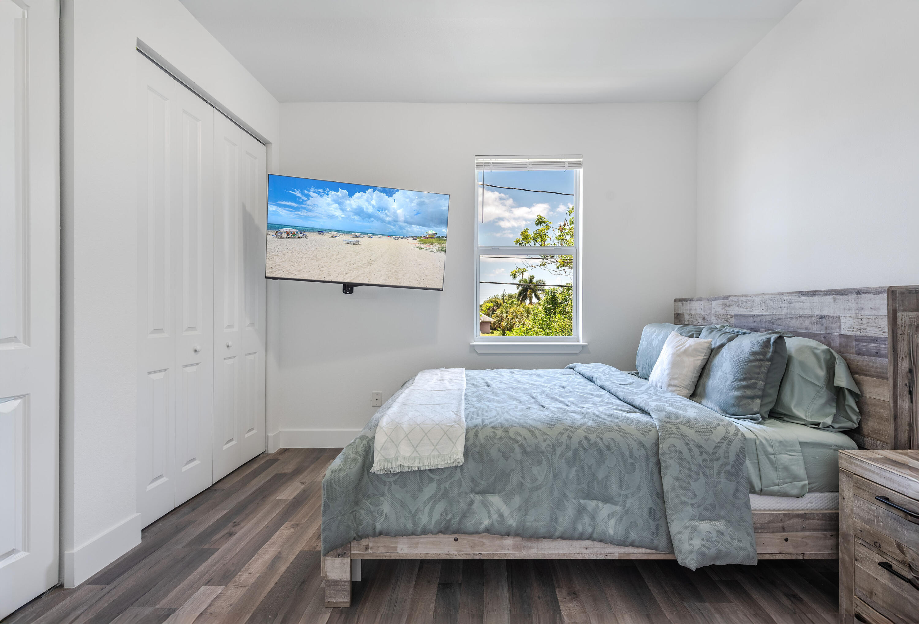CHERRY HILLS - Residential