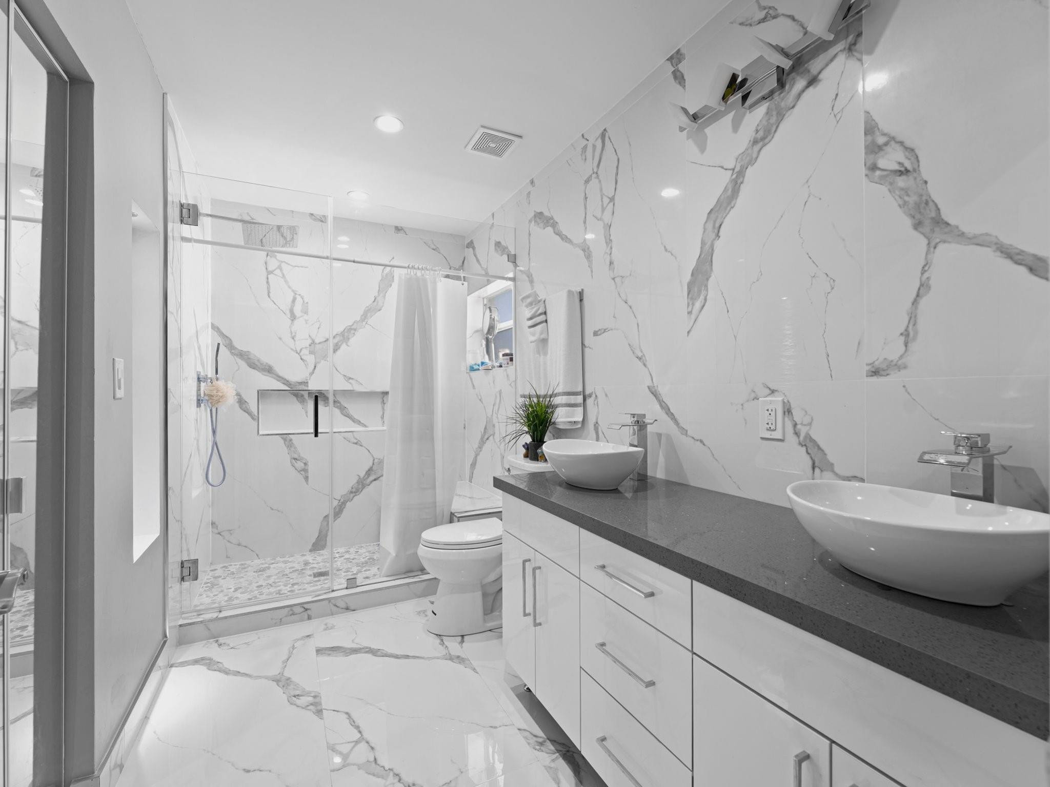 CRYSTAL POINTE - Residential