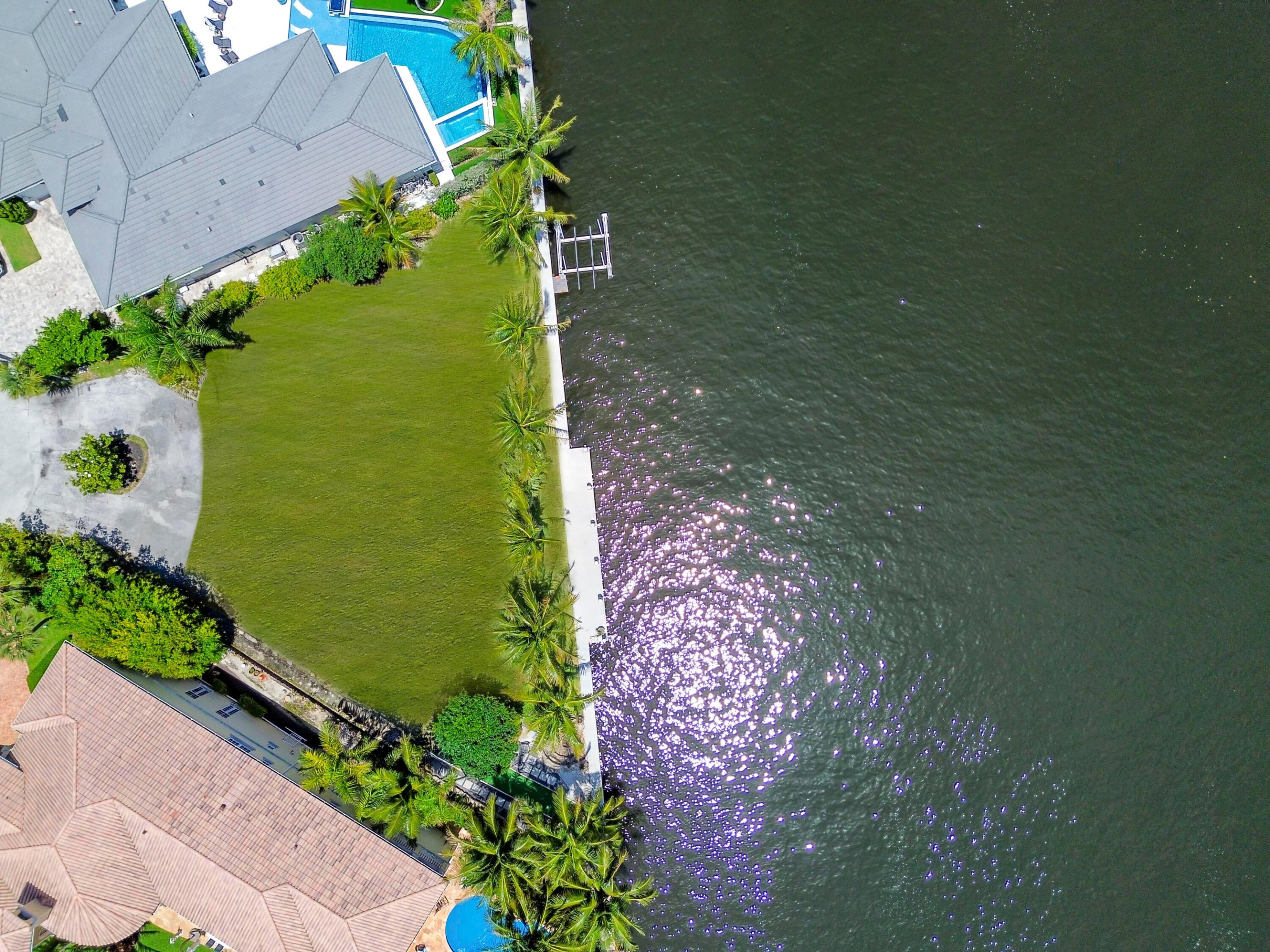 976 Banyan Drive