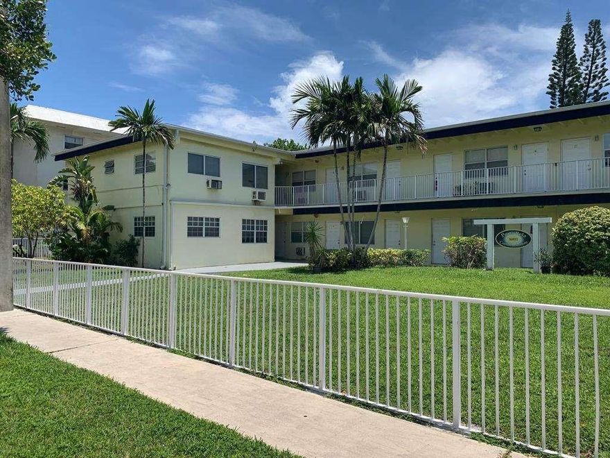 INVESTORS , Terrific 1/1 apartment in North Miami Beach. the unit is updated. The property location is very convenient since it is close to Aventura mall, a variety of restaurants, the beach and the most major highways are within a few miles, located in front of park . At this moment there are tenants occupying the apartment, paying $1.150 Until September 2022. The unit is available to lease,. Low maintenance $257 per month . Do not disturb the tenants, CASH ONLY