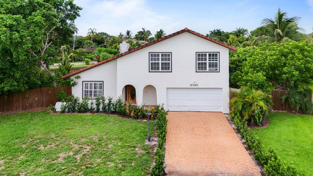 Photo of 6785 ESCONDIDA Drive, Lake Clarke Shores, FL 33406 (MLS # B26063955)