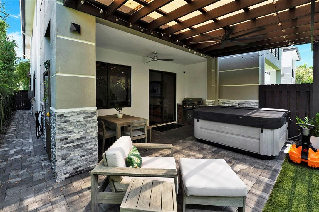 Tarpon River Villas - Residential