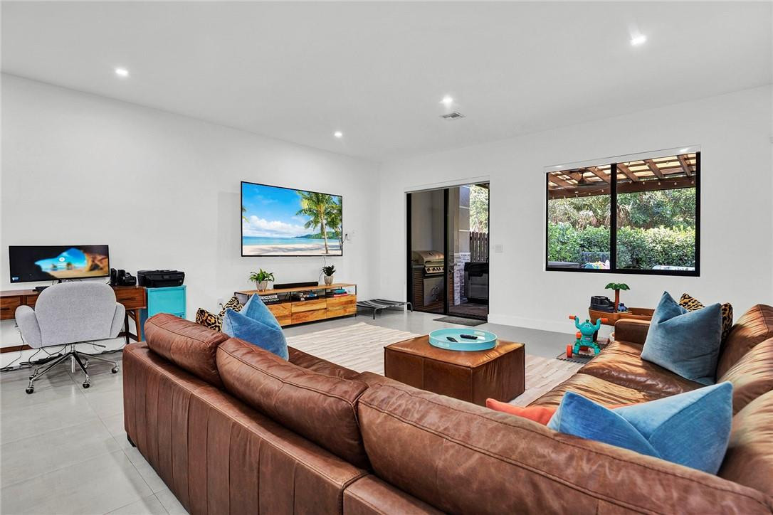 Tarpon River Villas - Residential