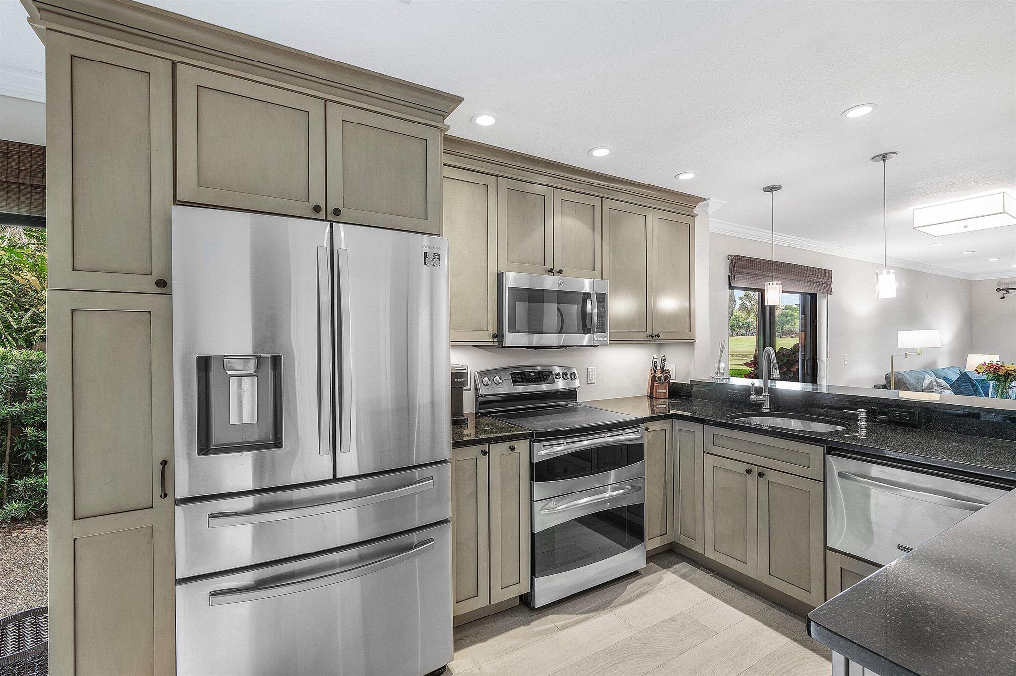 SOUTHPORT AT HUNTERS RUN - Residential