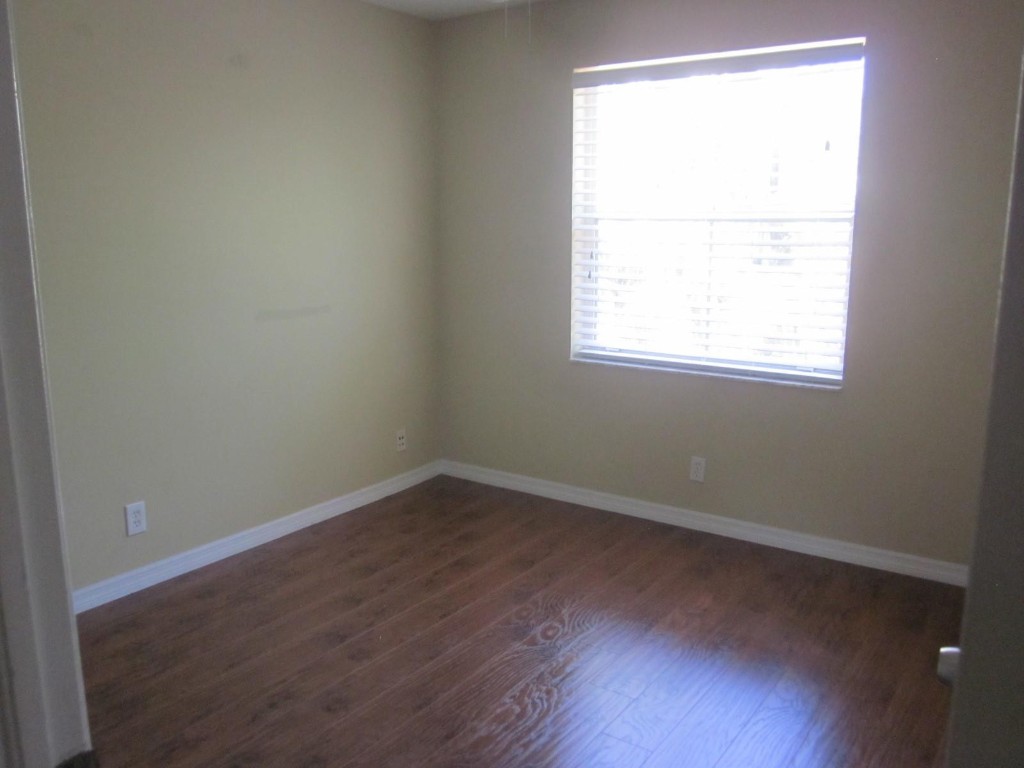 Maple Ridge 167-38 B - Residential