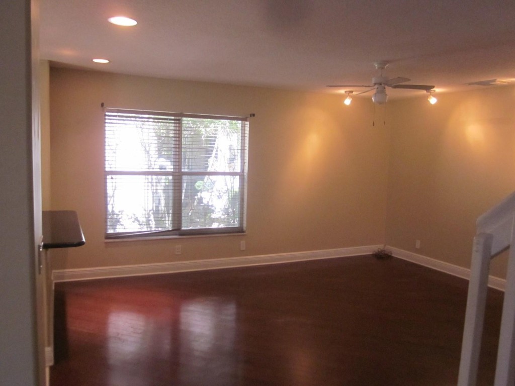 Maple Ridge 167-38 B - Residential