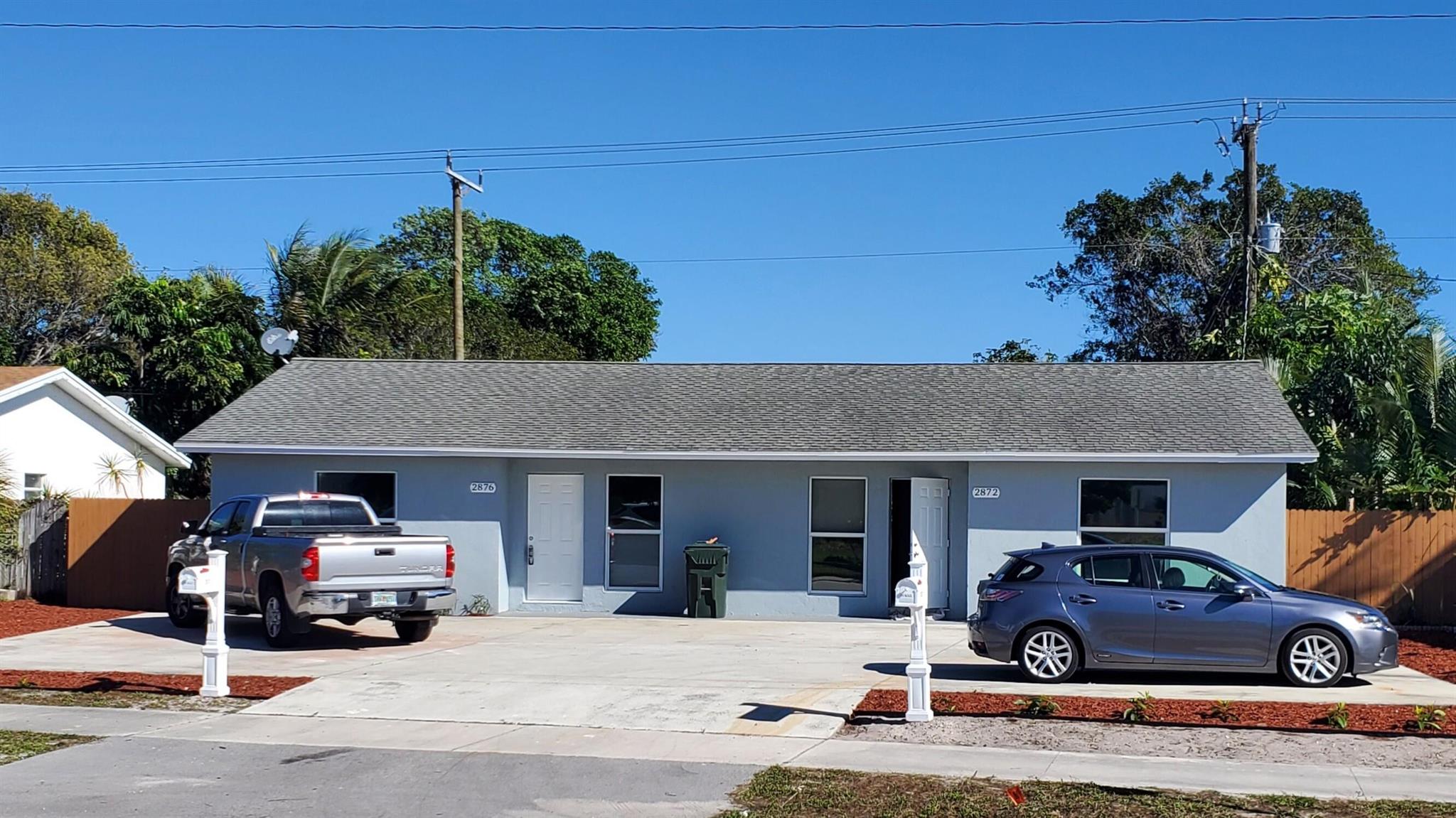 Great location, freshly painted, fully fenced back yard. 3 car parking. Fast approval and move-in. Double Security Deposit and First month will move you in. Tenant pays for water , cable and electricity.