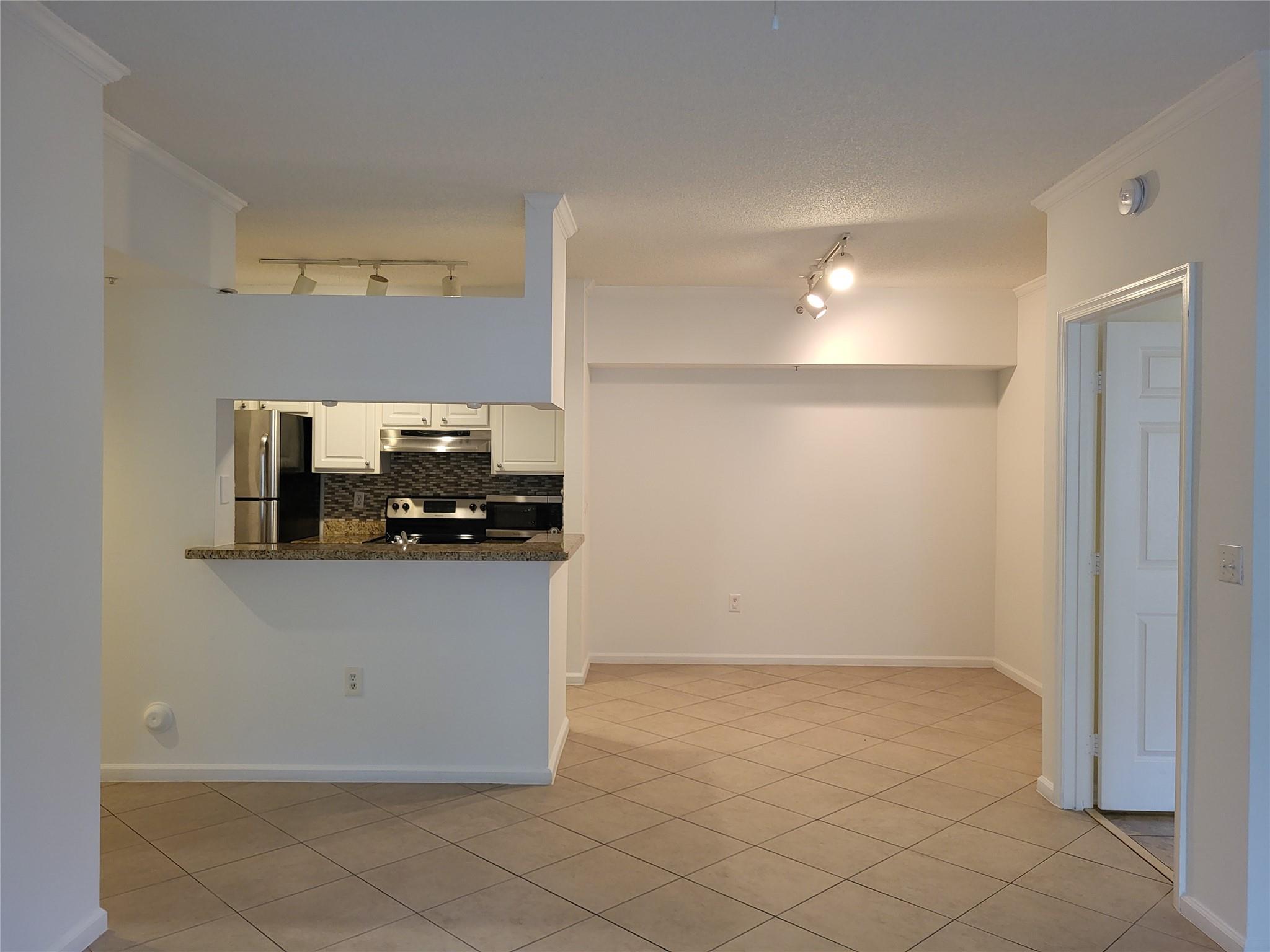 PALMS POINT(THE)CONDO - Residential Lease