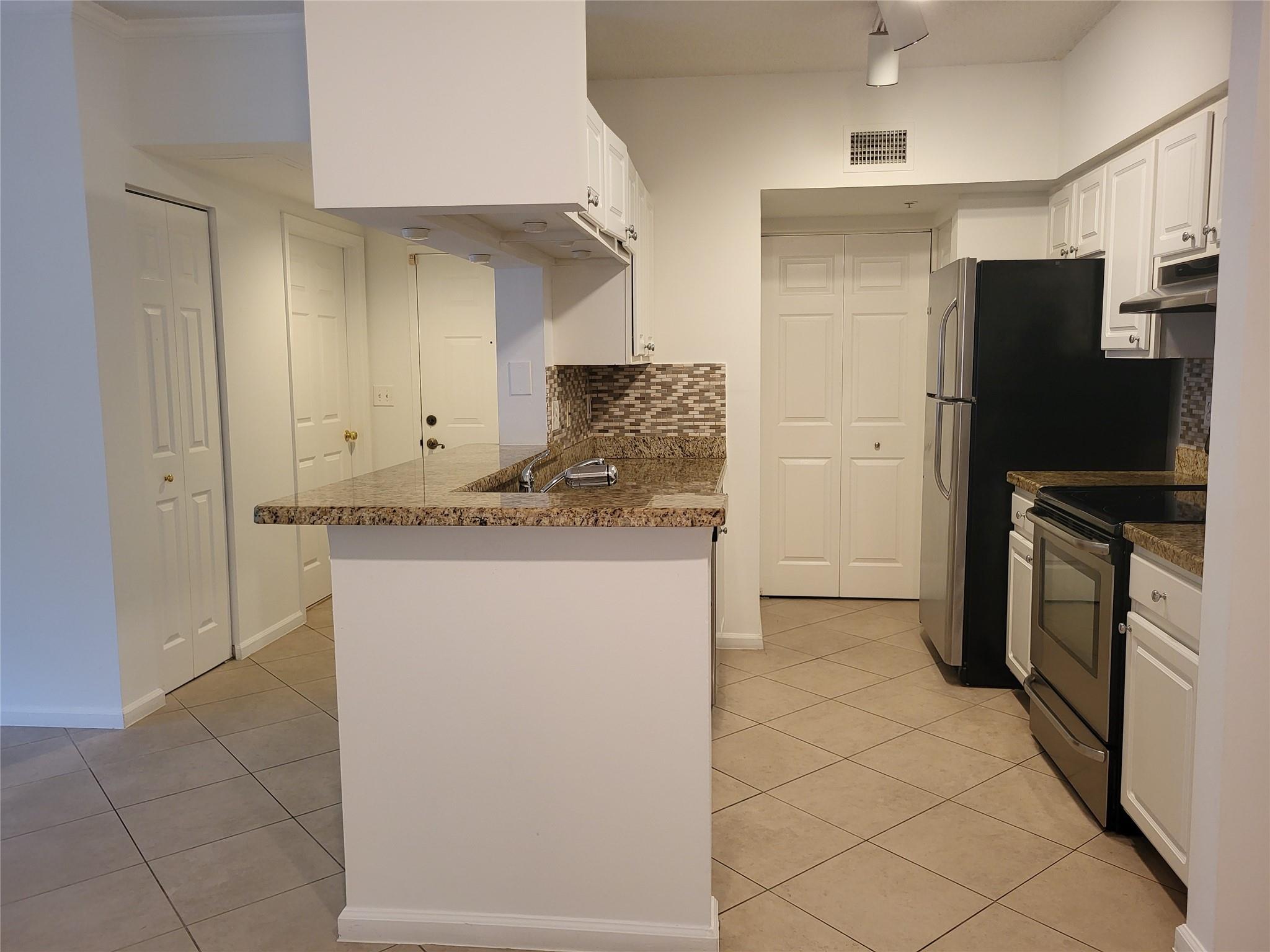 PALMS POINT(THE)CONDO - Residential Lease