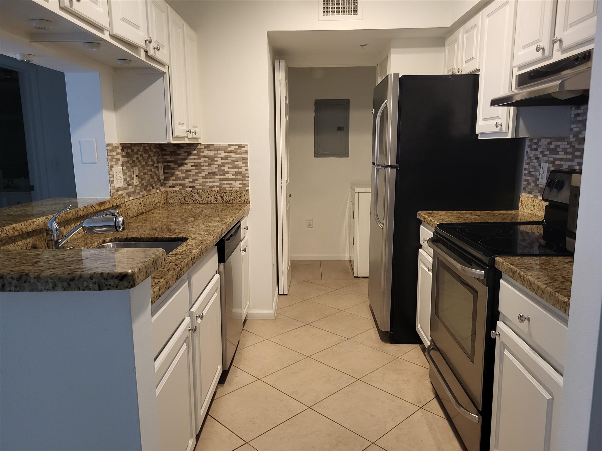 PALMS POINT(THE)CONDO - Residential Lease