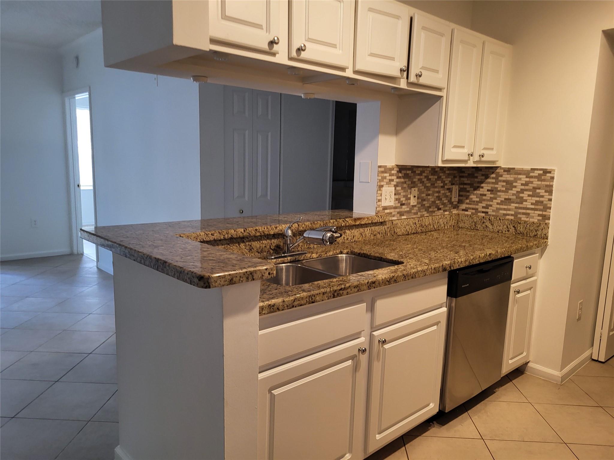 PALMS POINT(THE)CONDO - Residential Lease