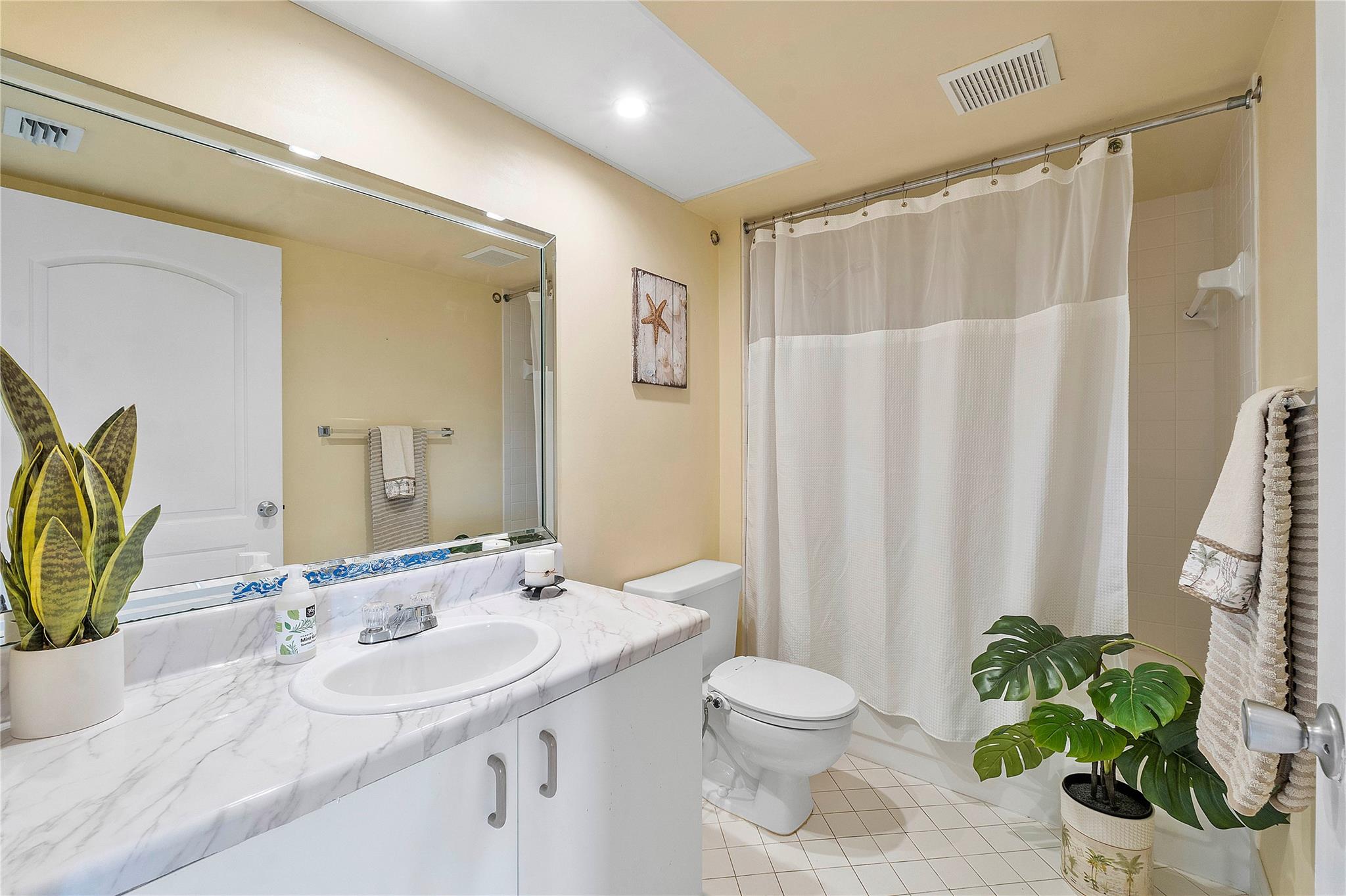 IVANHOE E - Residential
