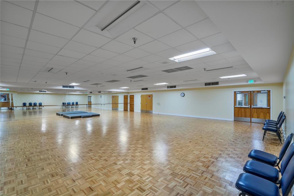 IVANHOE E - Residential
