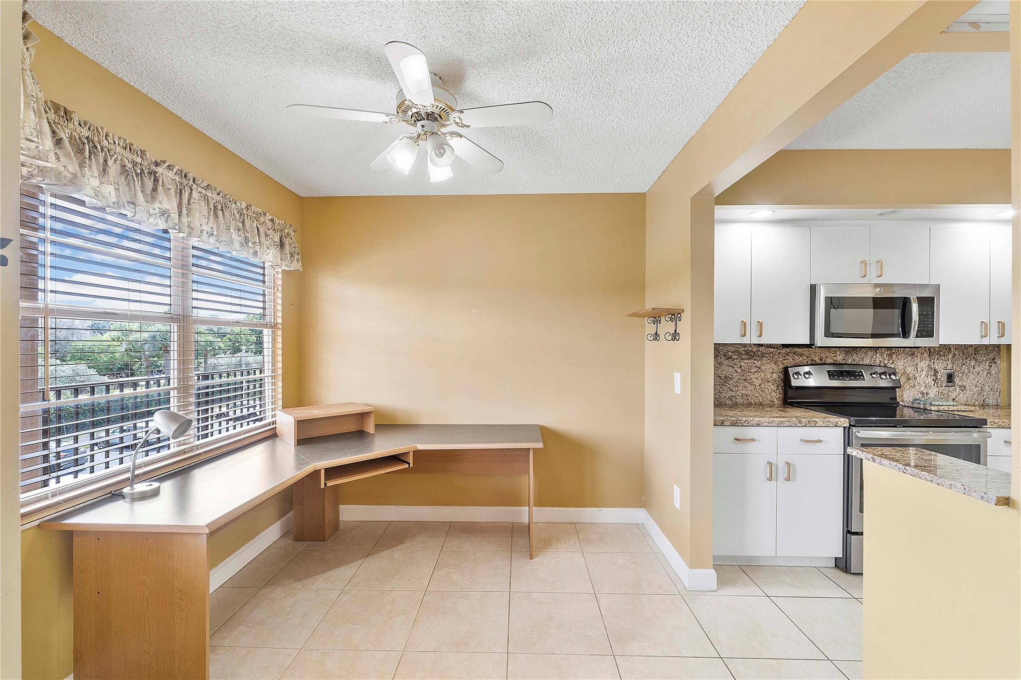 13355 SW 16th Ct 313E, Pembroke Pines, FL, 33027/$249,000 3 13355 SW 16th Ct 313E