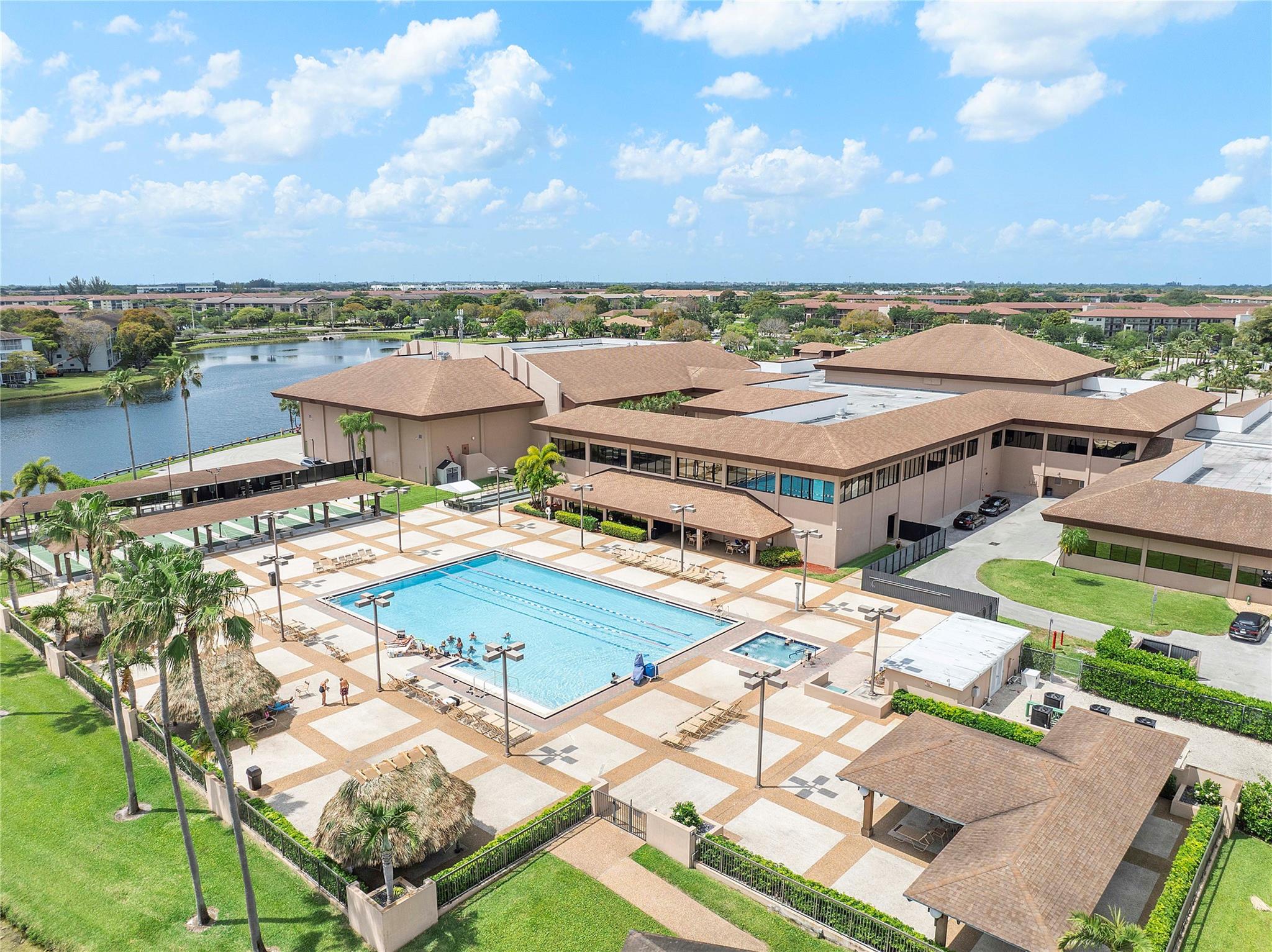 IVANHOE E - Residential