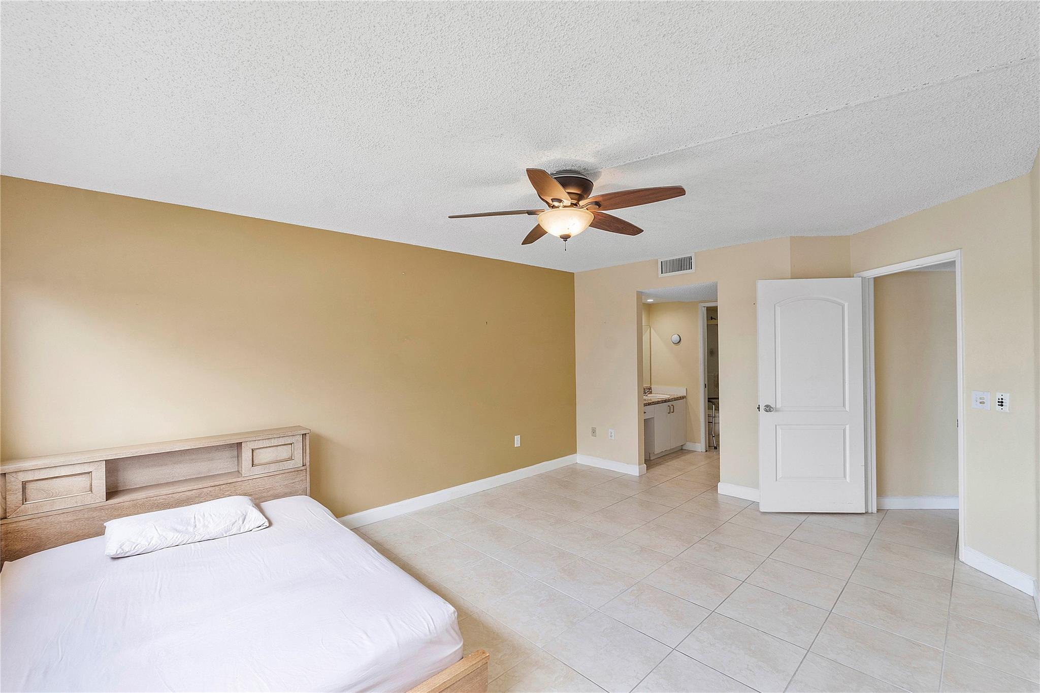 IVANHOE E - Residential