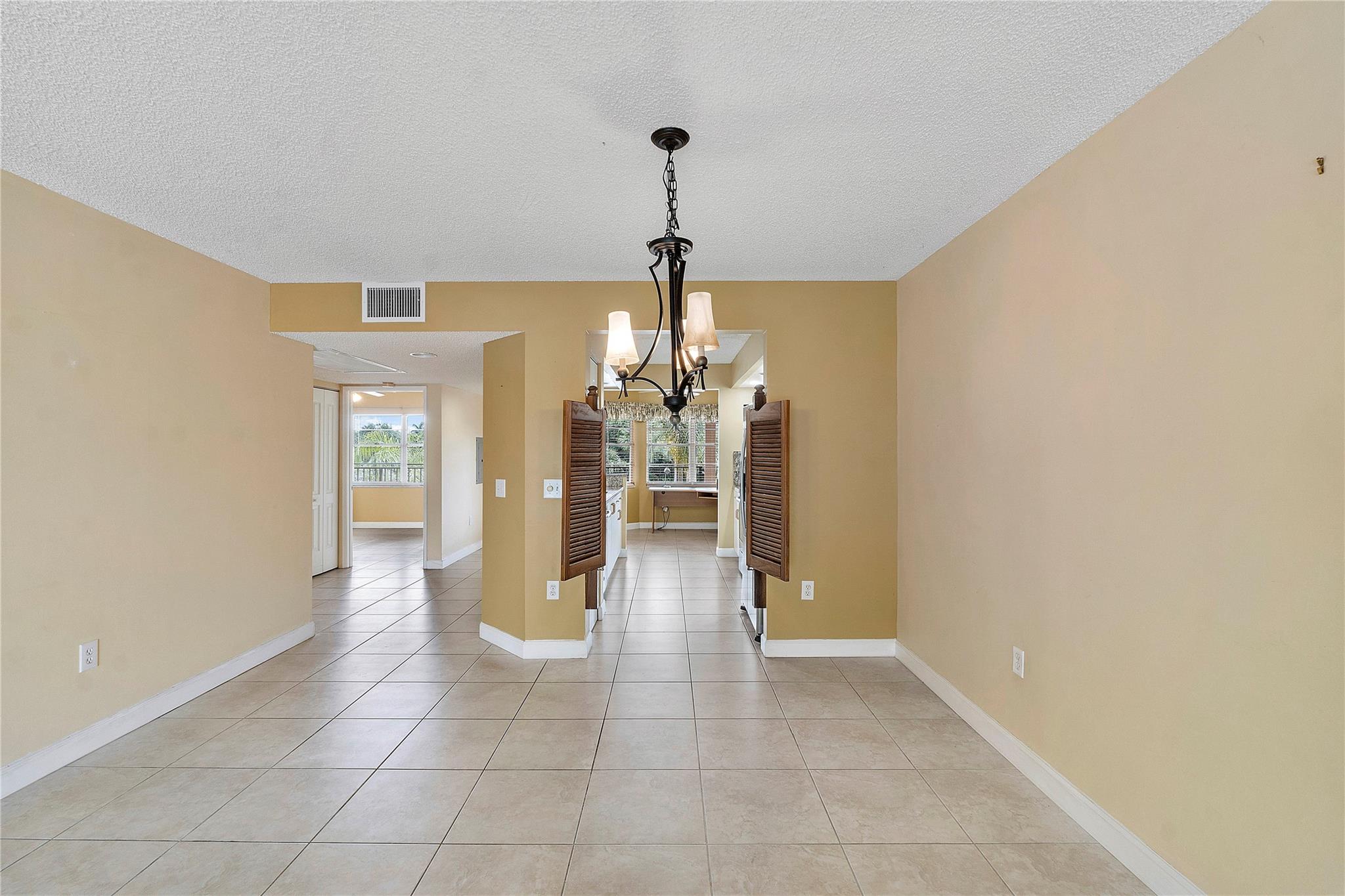 IVANHOE E - Residential