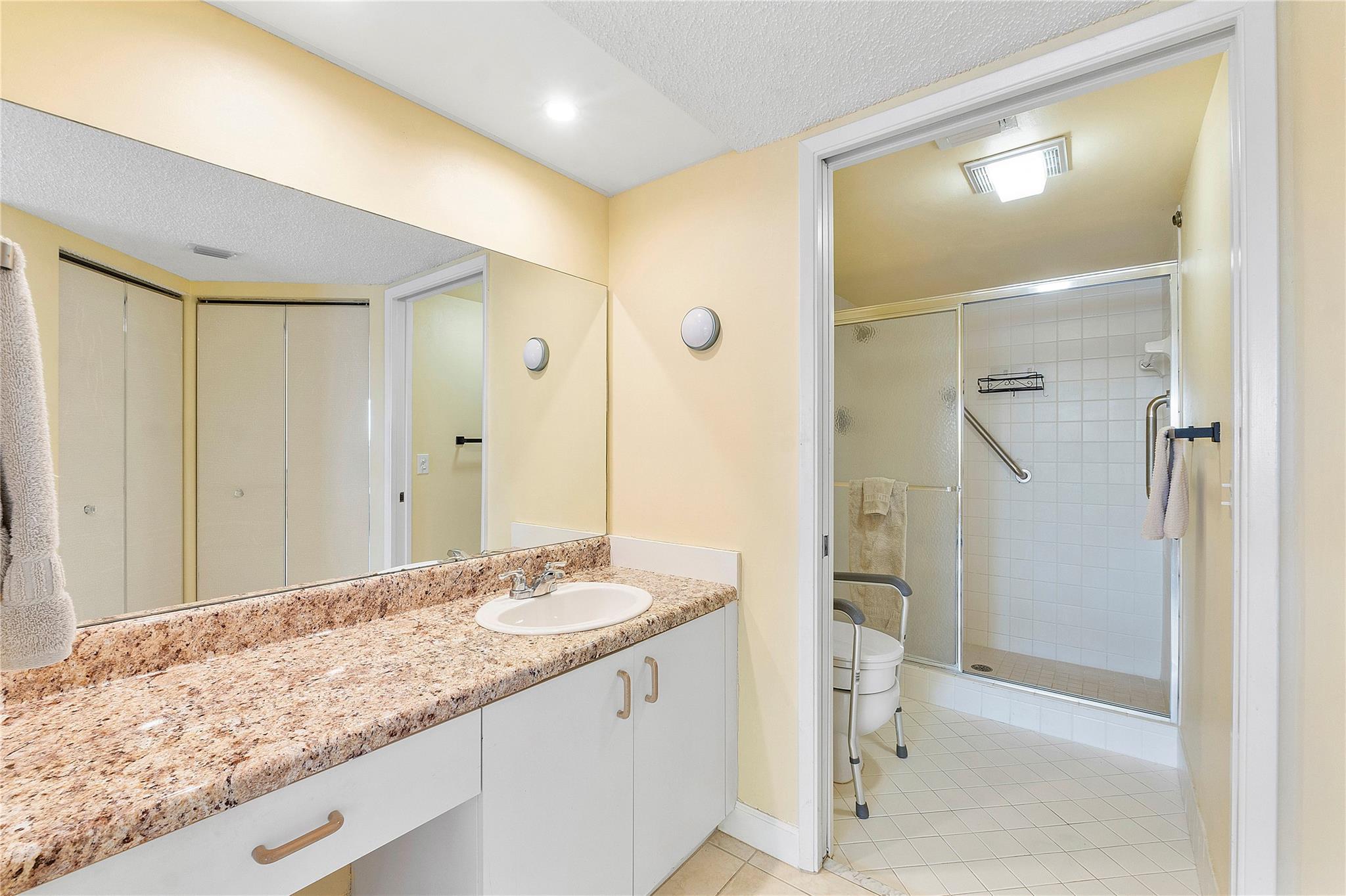 IVANHOE E - Residential