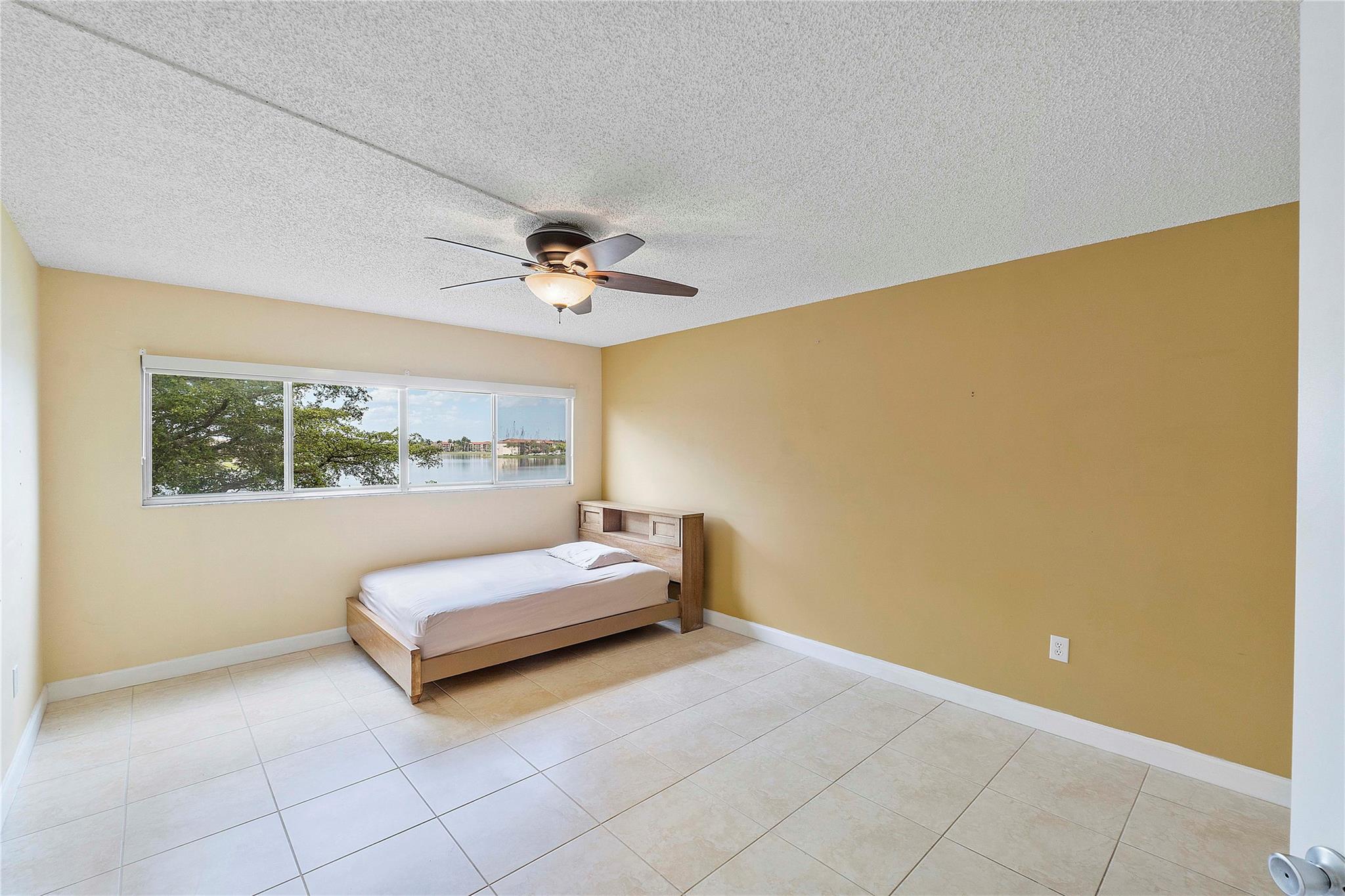 IVANHOE E - Residential
