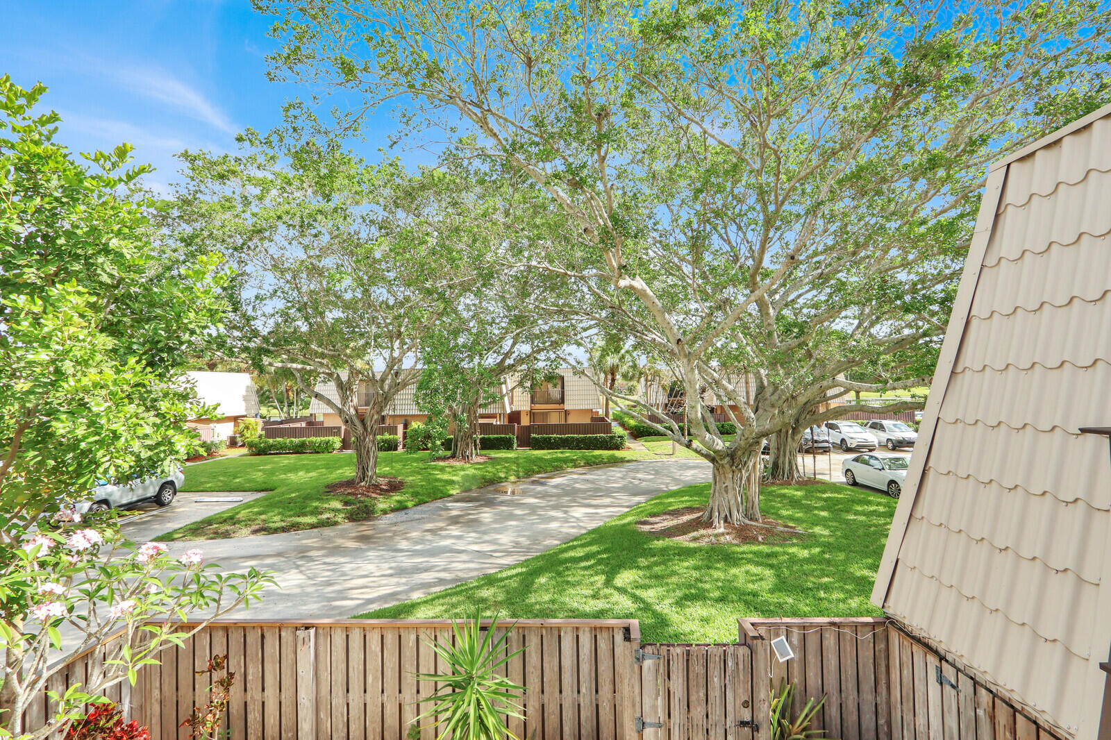 VILLAGE OF SANDALWOOD LAKES SOUTH - Residential