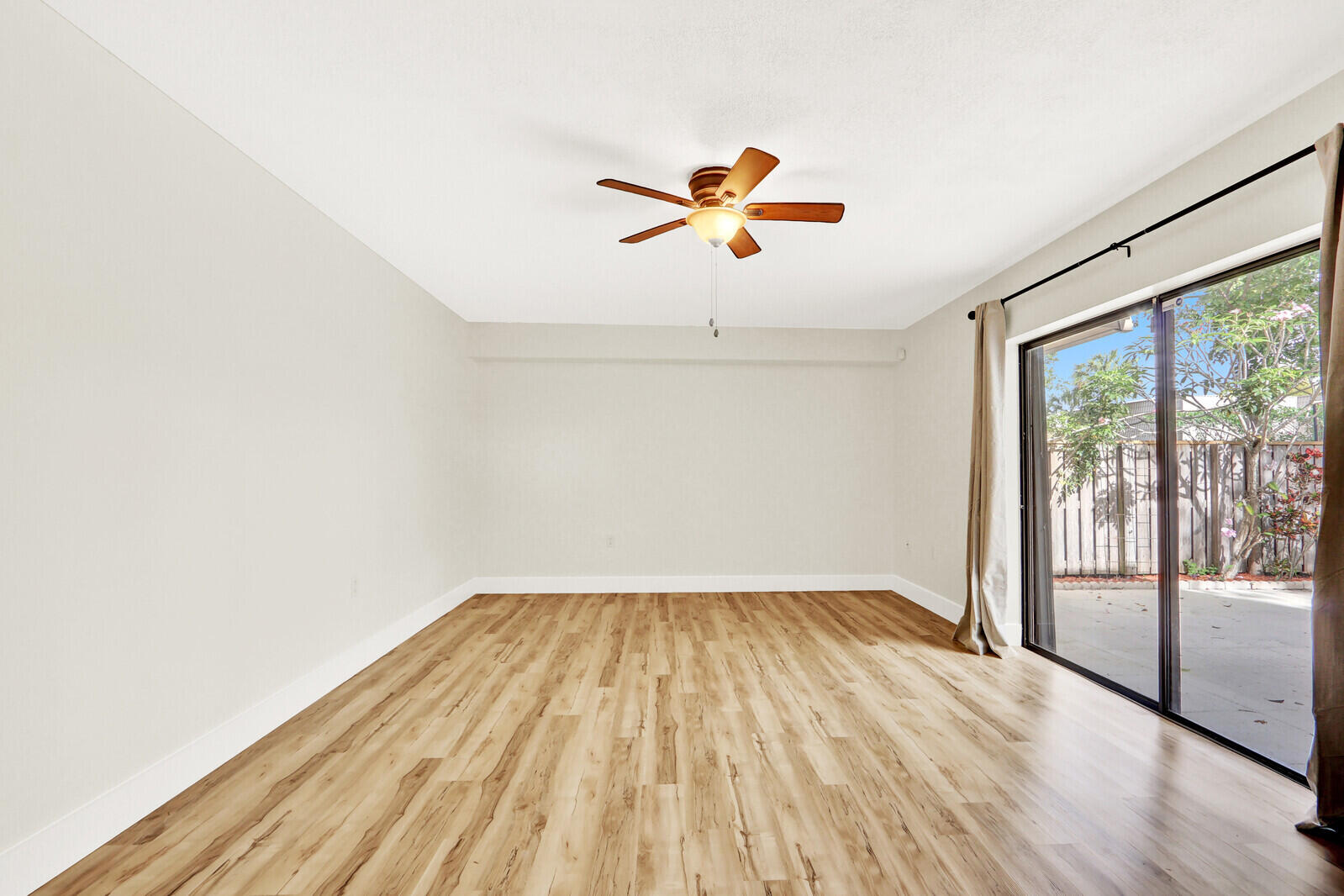 VILLAGE OF SANDALWOOD LAKES SOUTH - Residential