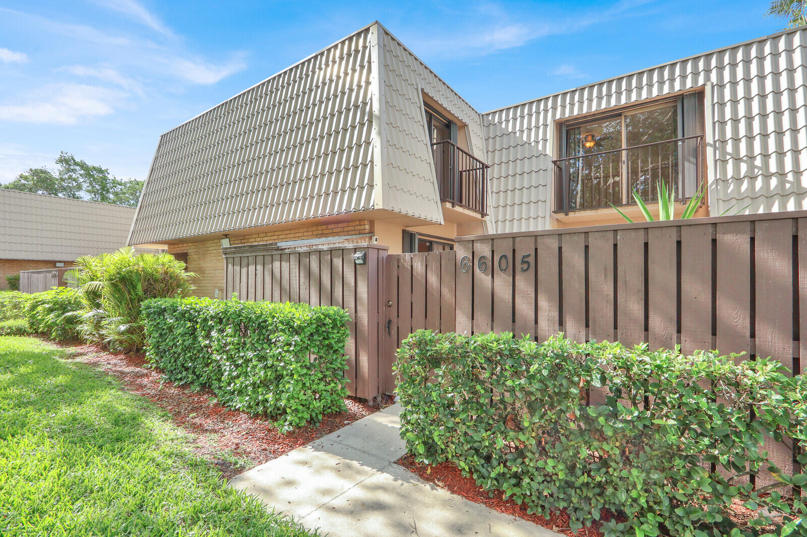 VILLAGE OF SANDALWOOD LAKES SOUTH - Residential