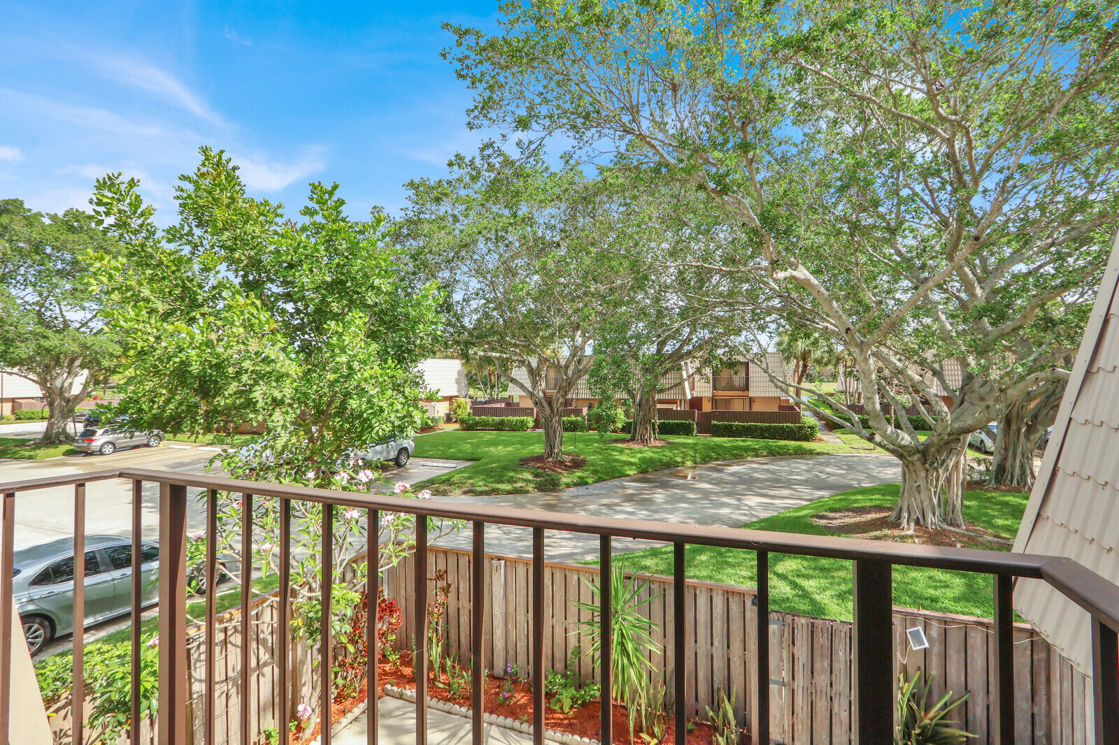 VILLAGE OF SANDALWOOD LAKES SOUTH - Residential