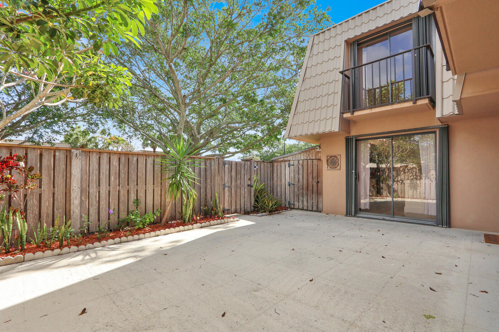 VILLAGE OF SANDALWOOD LAKES SOUTH - Residential