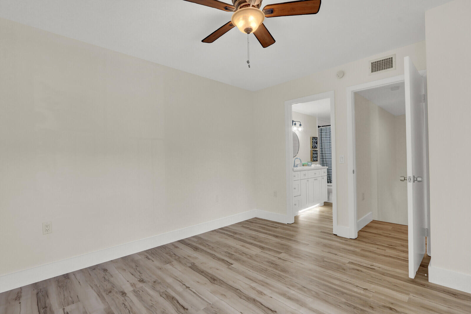 VILLAGE OF SANDALWOOD LAKES SOUTH - Residential