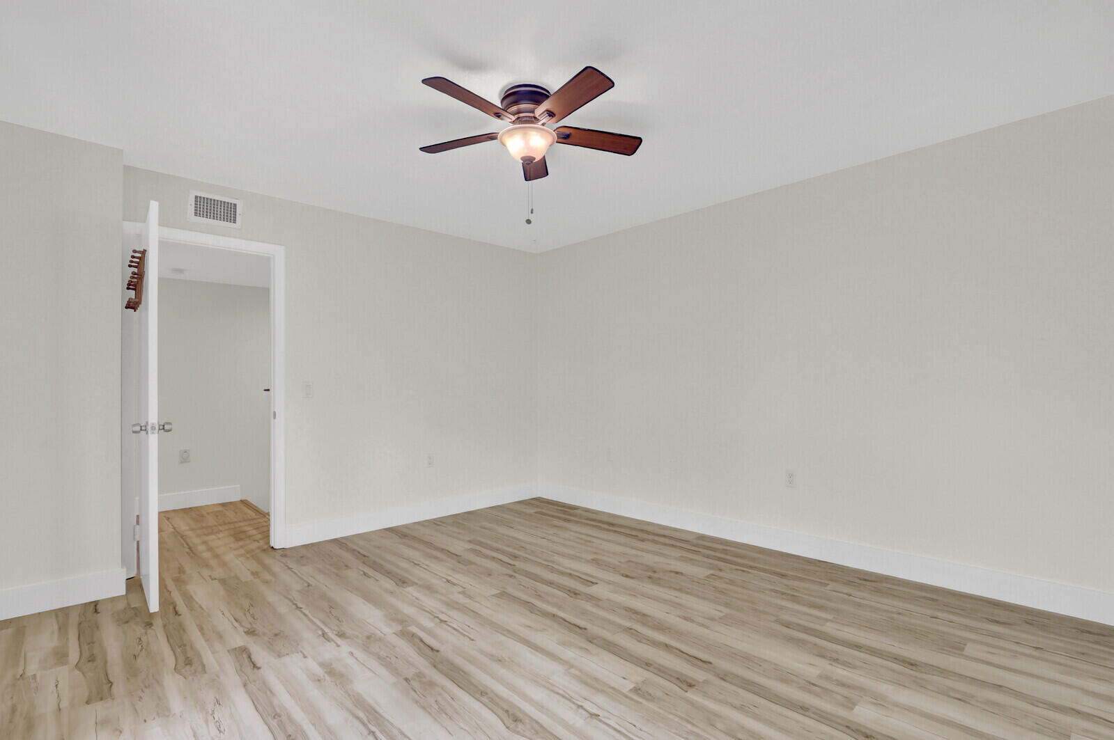 VILLAGE OF SANDALWOOD LAKES SOUTH - Residential