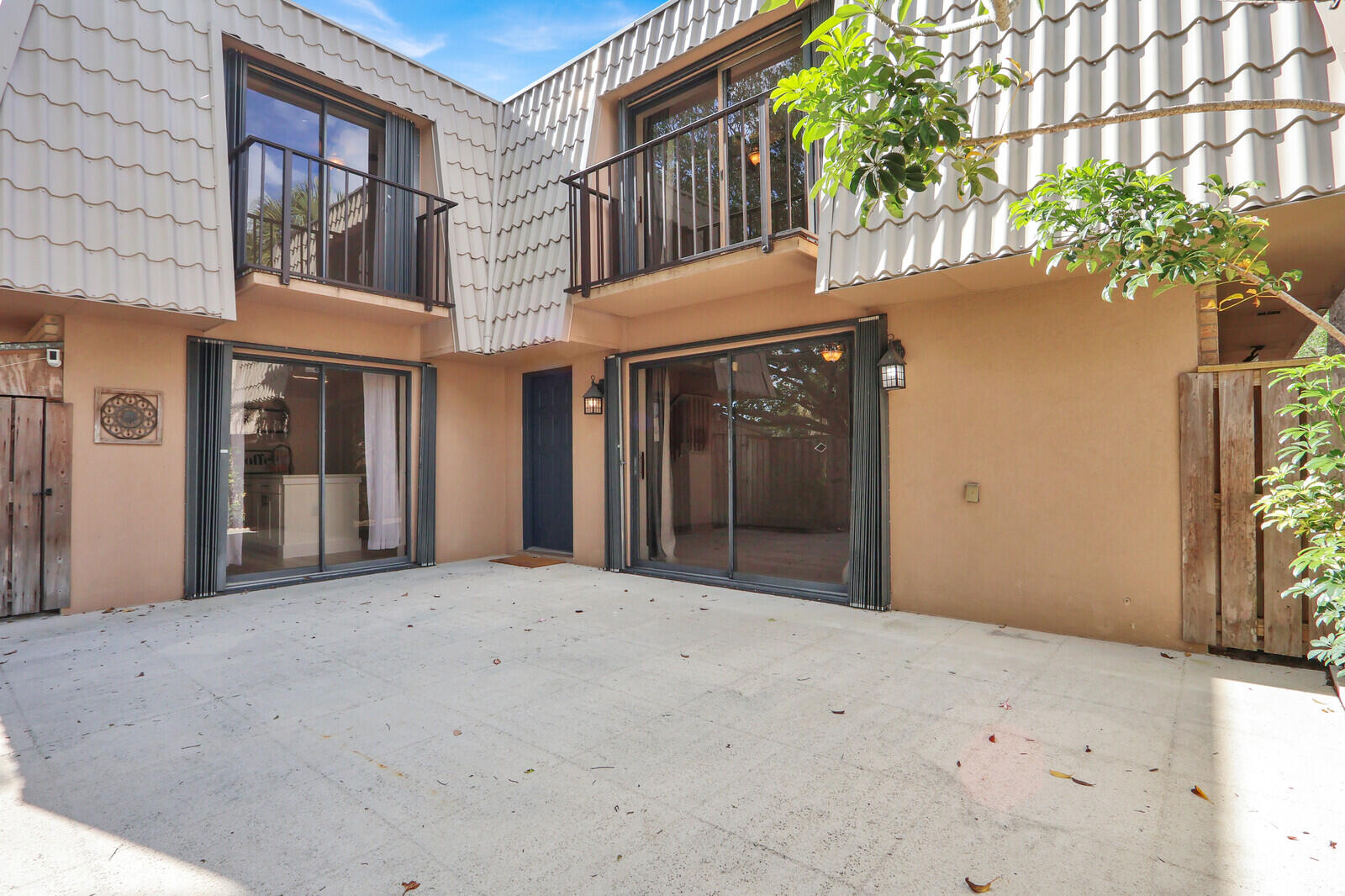 VILLAGE OF SANDALWOOD LAKES SOUTH - Residential