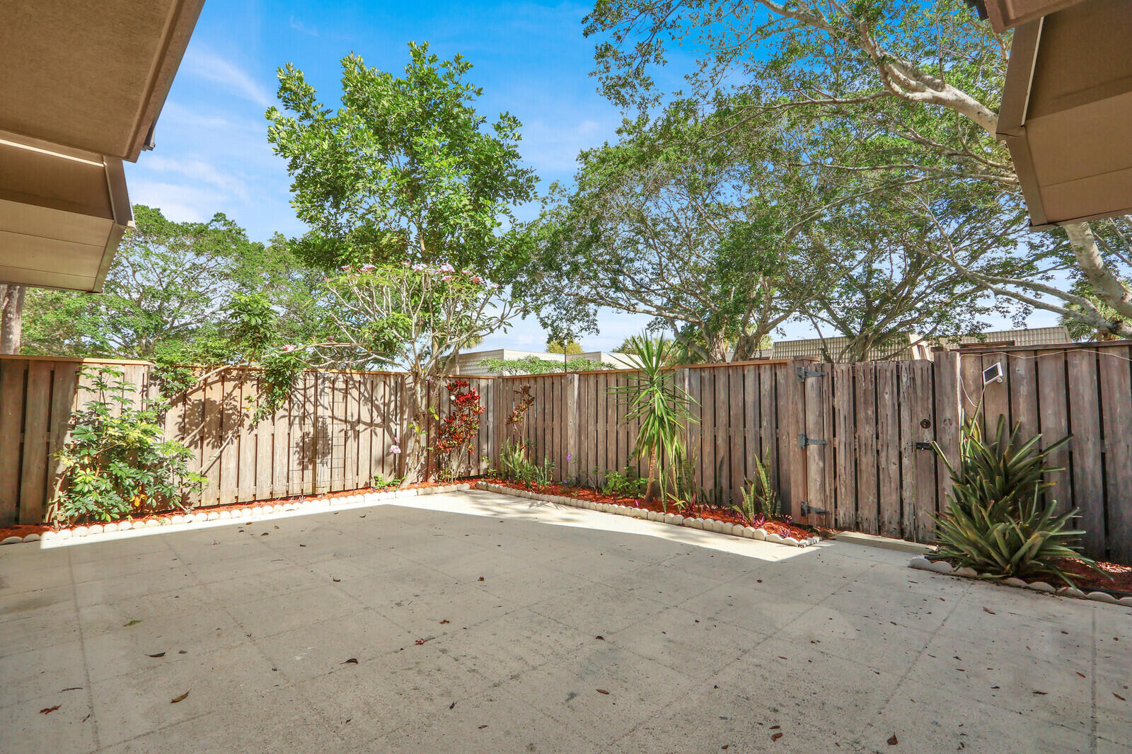 VILLAGE OF SANDALWOOD LAKES SOUTH - Residential