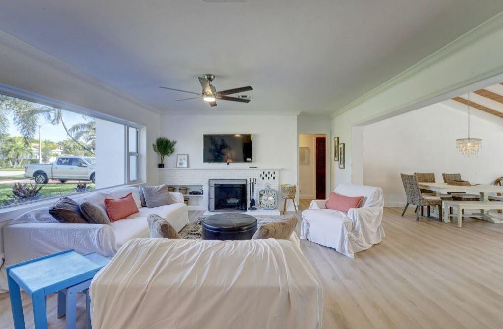 Photo of 216 Dixie Boulevard, Delray Beach, FL 33444 (MLS # F10411343)