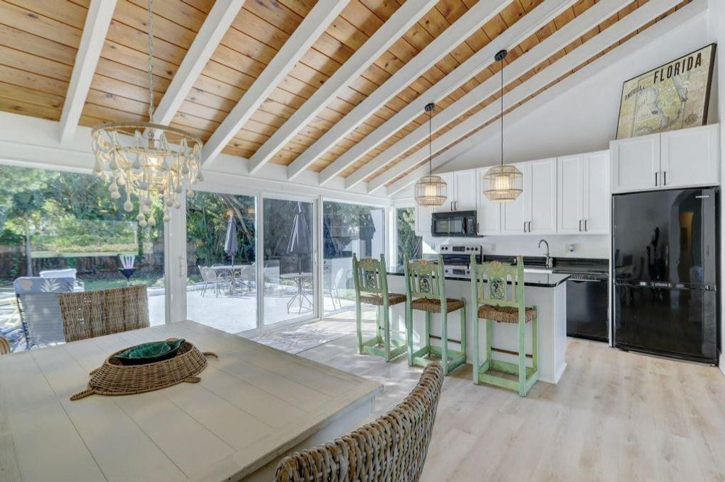 Photo of 216 Dixie Boulevard, Delray Beach, FL 33444 (MLS # F10411343)