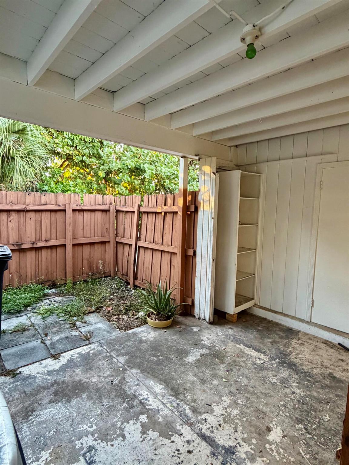 LAKE WORTH TOWN OF - Residential Lease