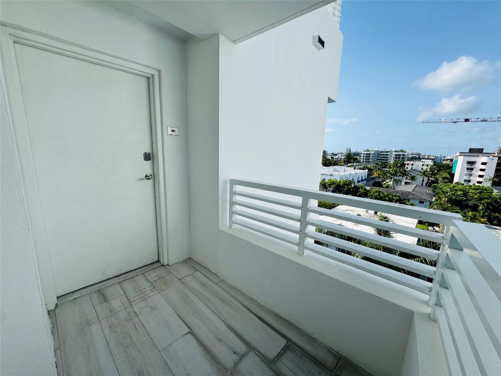 THE PALMS CONDO - Residential